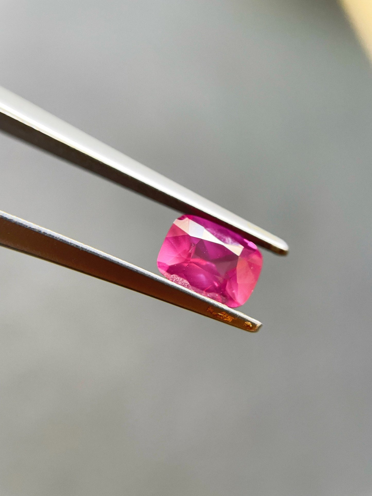 Certified Natural Sri Lanka Unheated Vivid Pink Sapphire