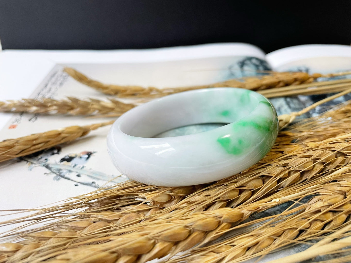 Vivid Apple Green Jade Bangle