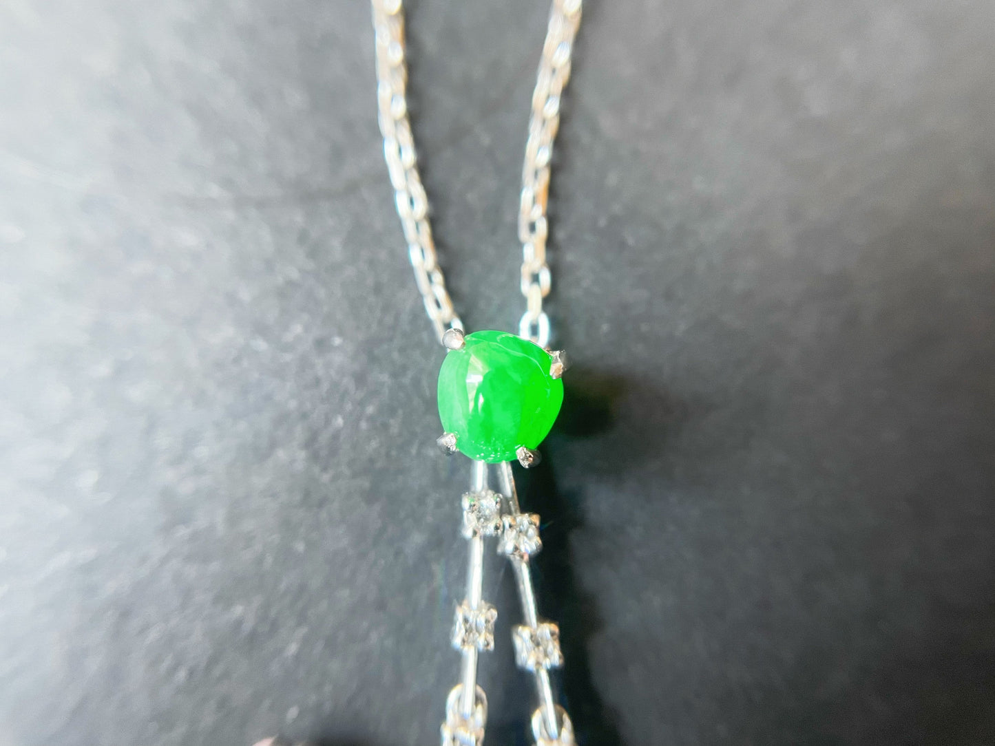 Imperial Jadeite Pendant with Diamond in 18K White Gold