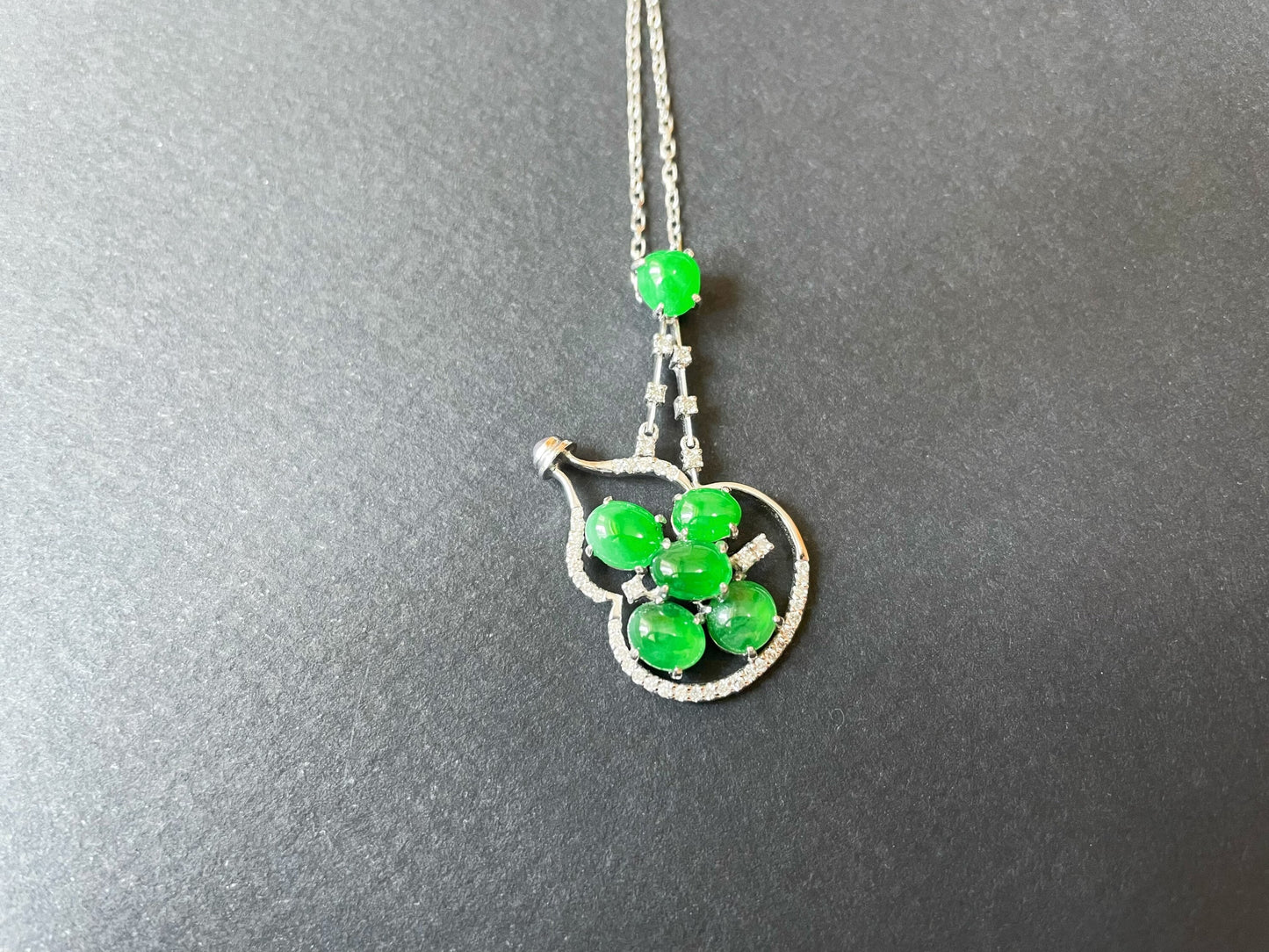 Imperial Jadeite Pendant with Diamond in 18K White Gold