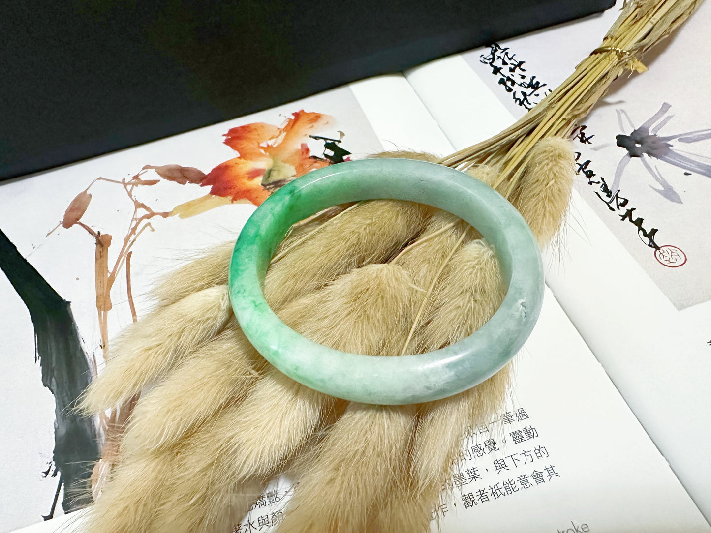 Natural Myanmar Vivid Apple Green Oval Shape Jade Bangle