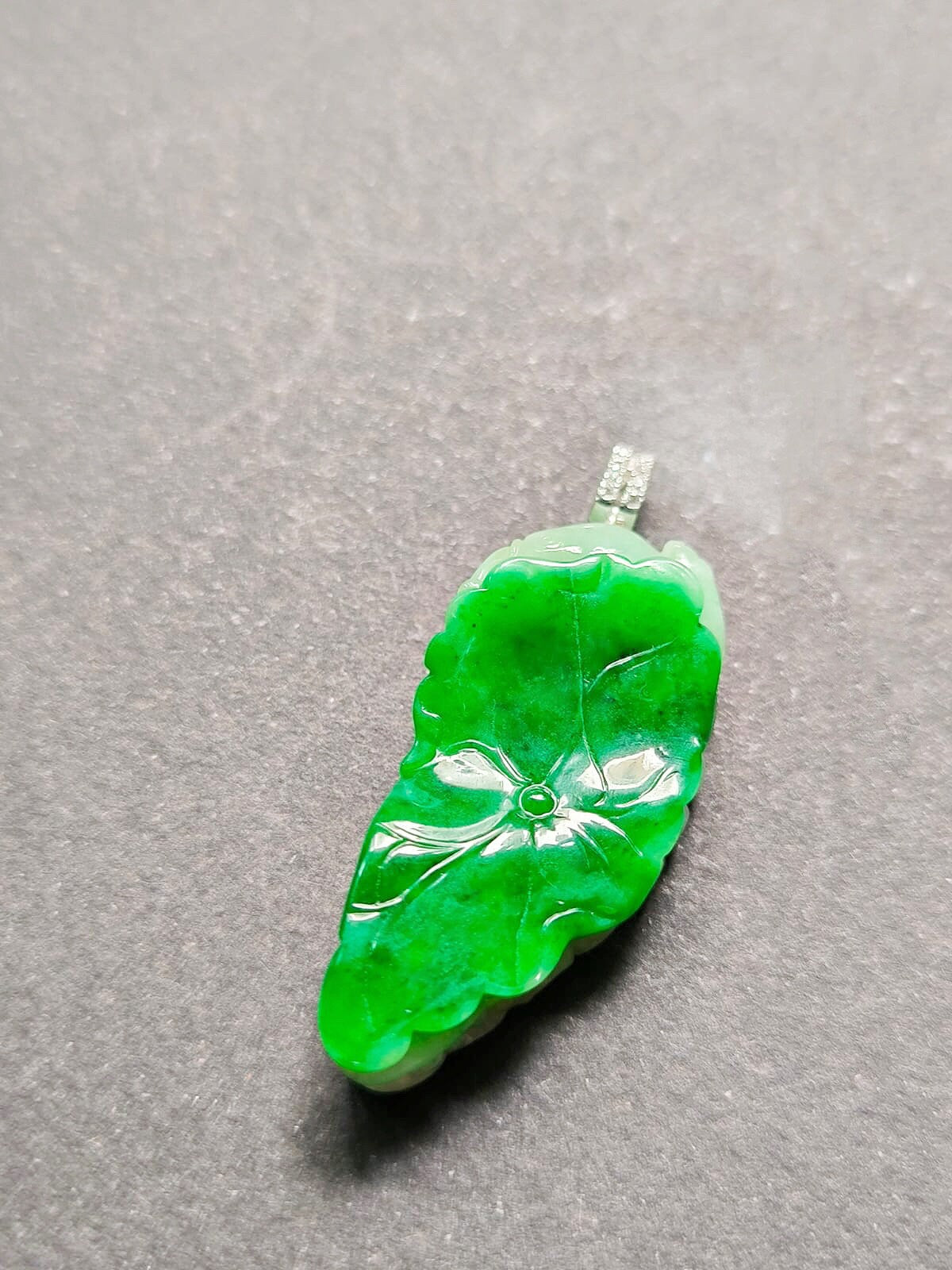 Natural Myanmar Imperial Green Lotus Leaf Jade Pendant, set with 18K White Gold and Diamond
