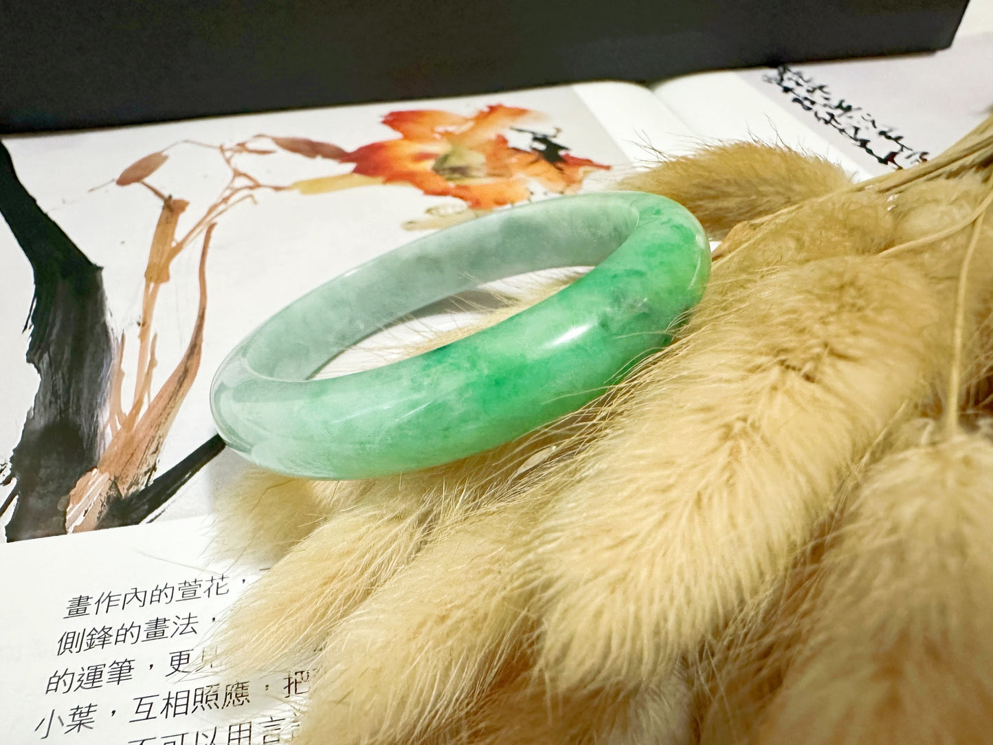 Natural Myanmar Vivid Apple Green Oval Shape Jade Bangle