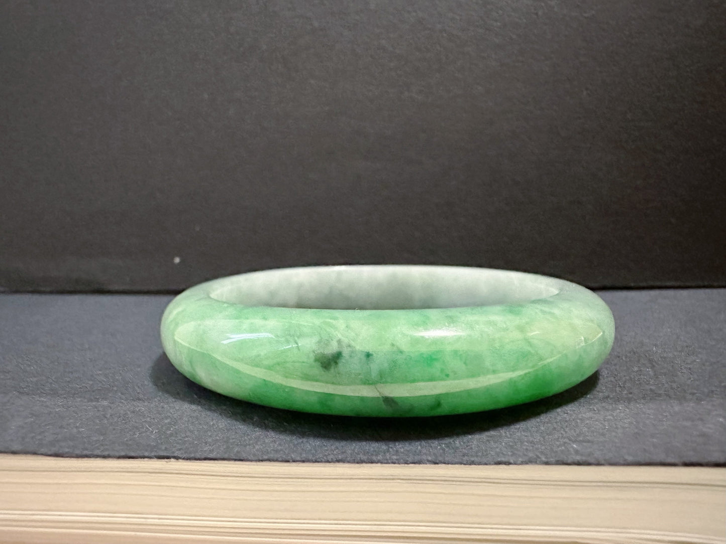 Natural Myanmar Vivid Apple Green Oval Shape Jade Bangle