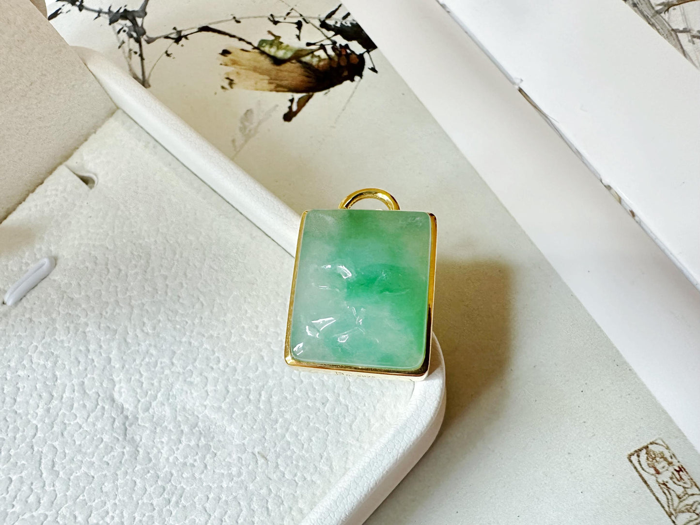 Natural Hand Carved Cat Face Vivid Green Jade Pendant in Gold Color 925 Silver
