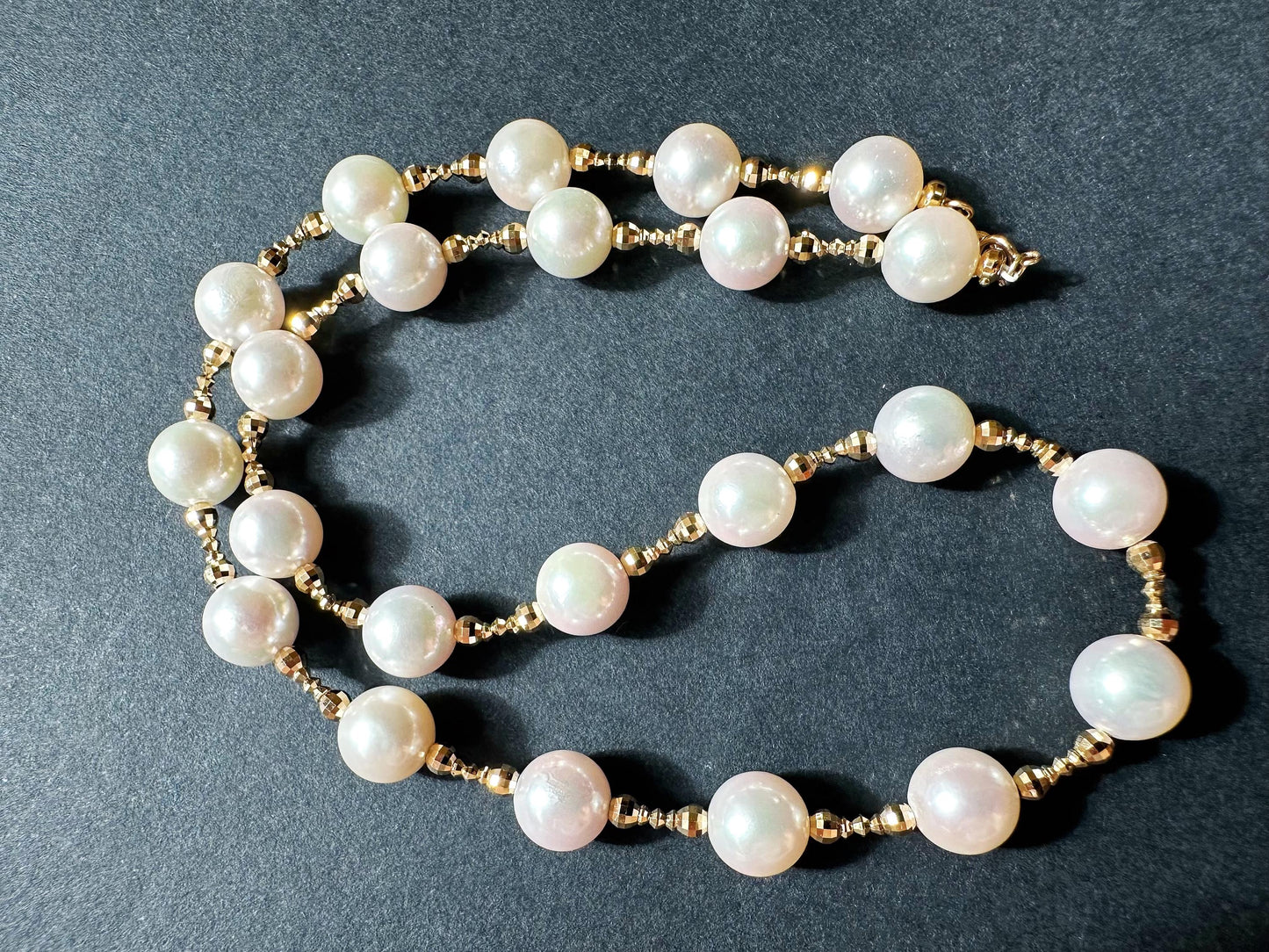 Natural White Colour Japan Sea Water Akoya Pearl Necklace Strand with 18K Golden Beads and Double Clasp