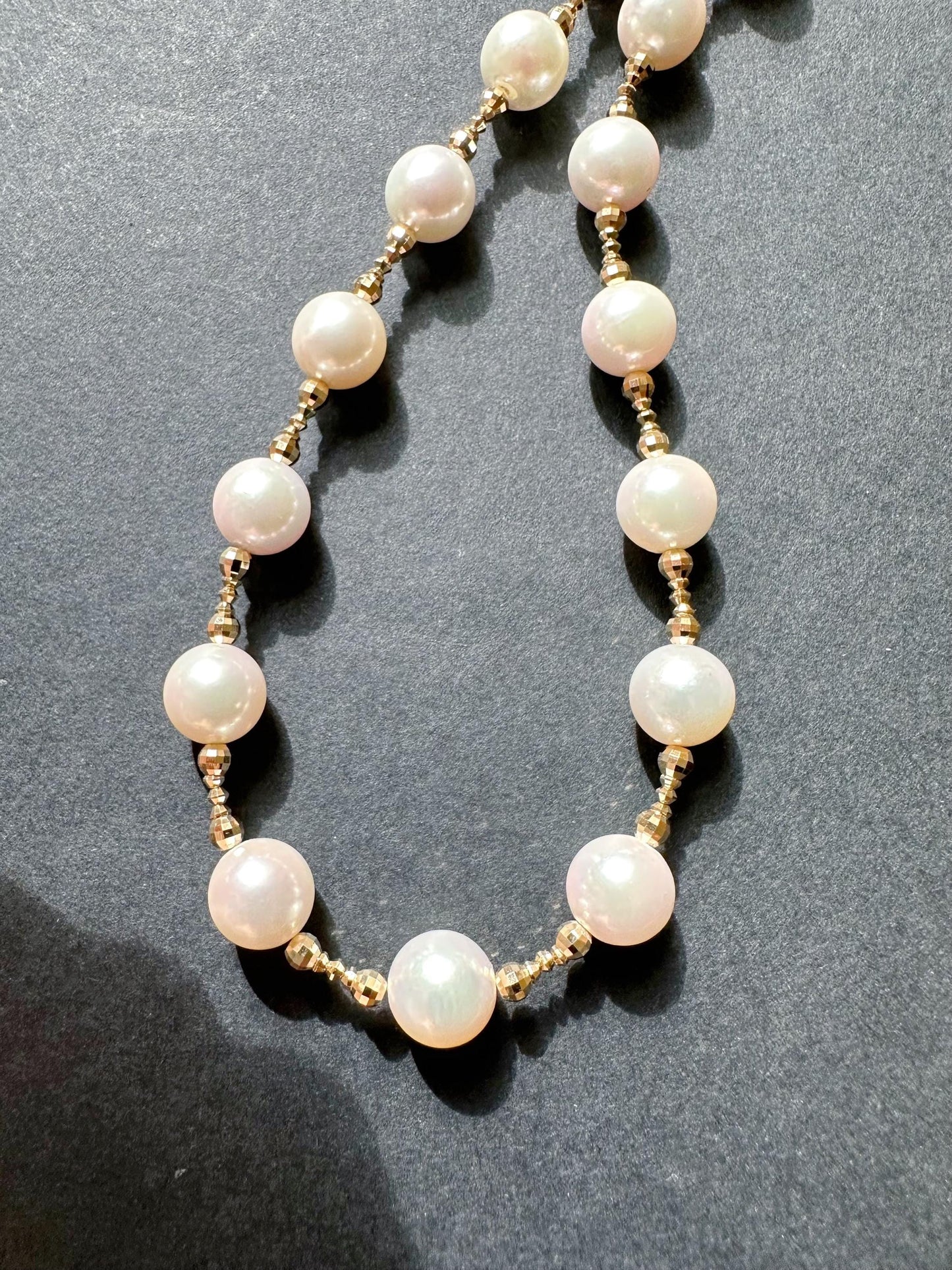 Natural White Colour Japan Sea Water Akoya Pearl Necklace Strand with 18K Golden Beads and Double Clasp