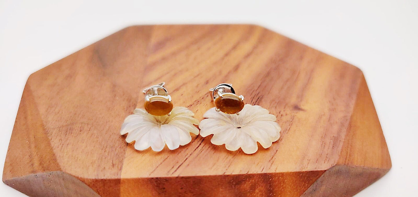 Translucent Jade Two-Way Earrings with Platinum