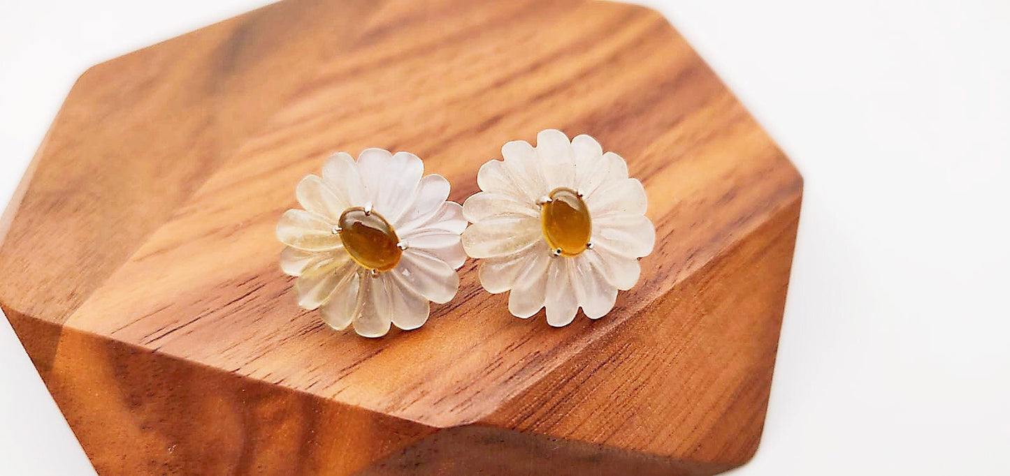 Translucent Jade Two-Way Earrings with Platinum