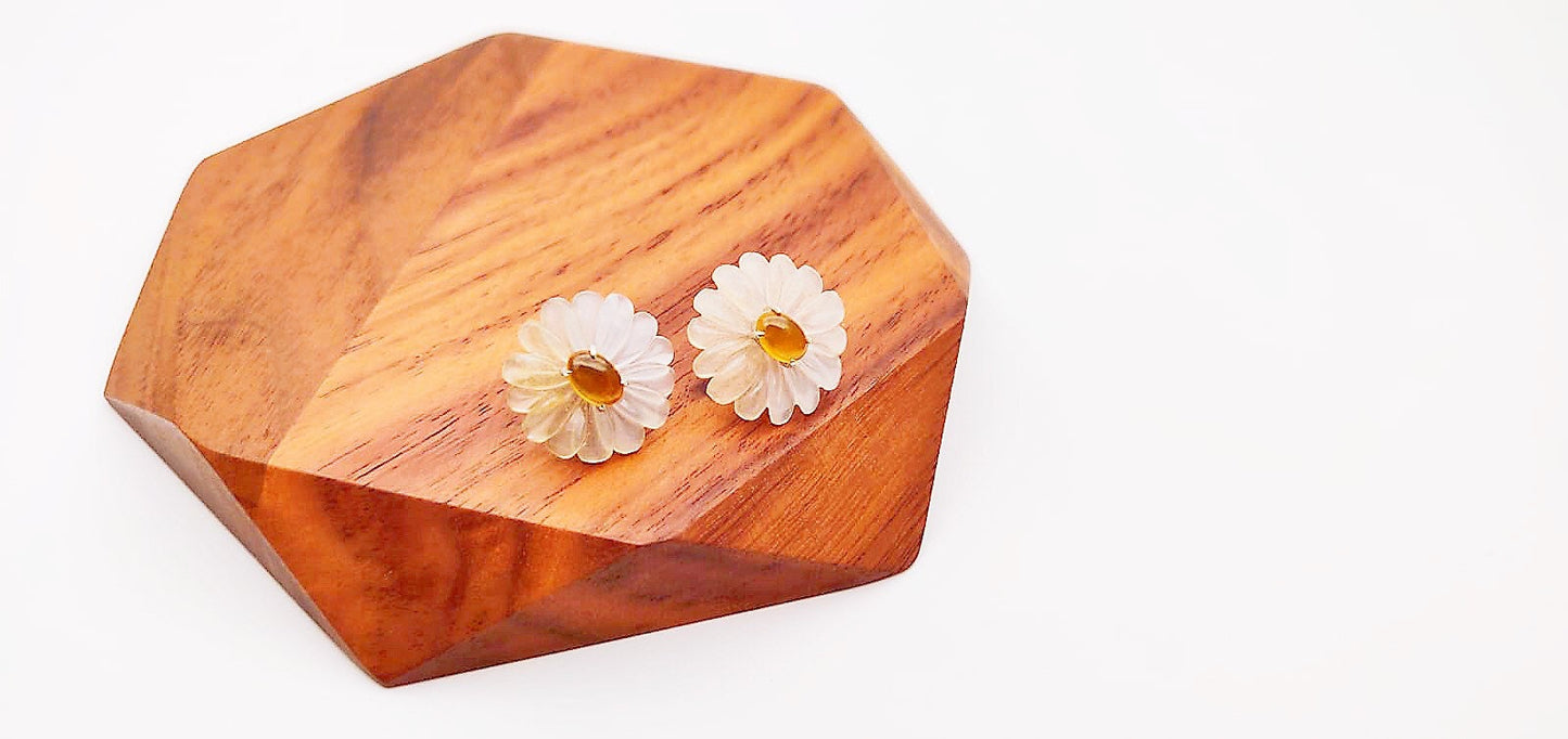 Translucent Jade Two-Way Earrings with Platinum