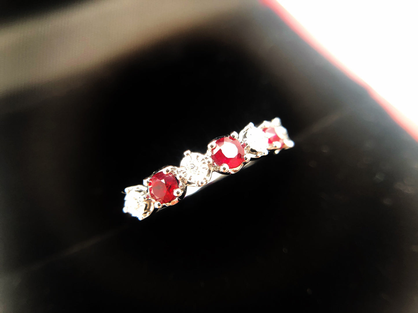 18k White Gold Ruby Diamond Ring