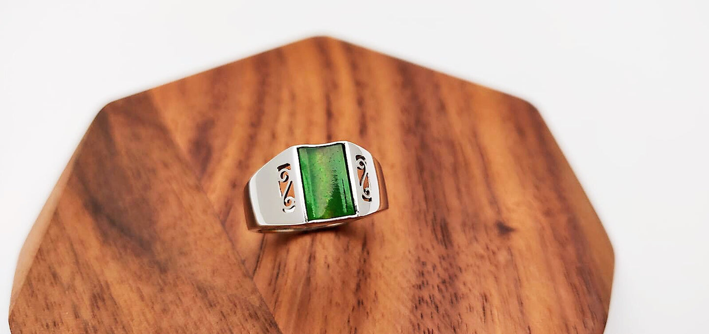 Green Jadeite Ring - Minimalist White Gold and Classic Design
