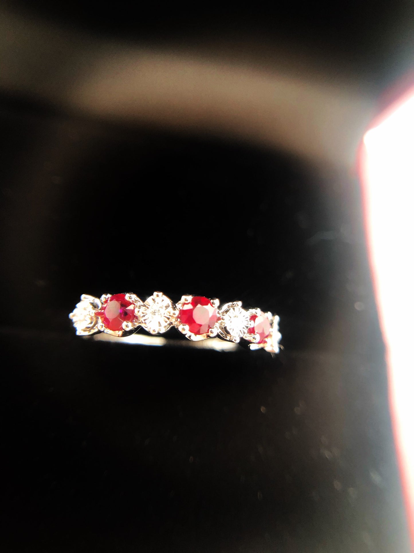 18k White Gold Ruby Diamond Ring