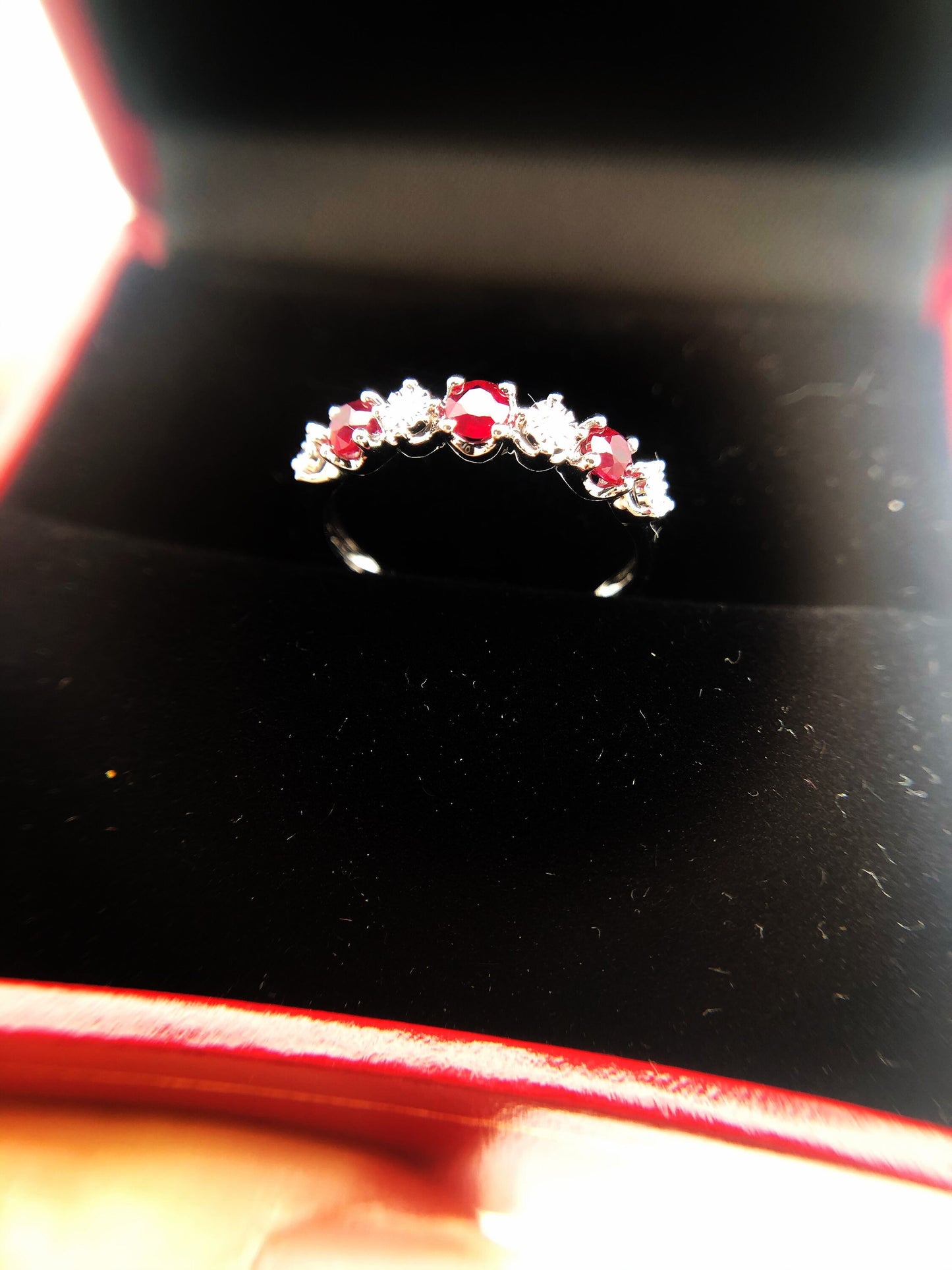 18k White Gold Ruby Diamond Ring
