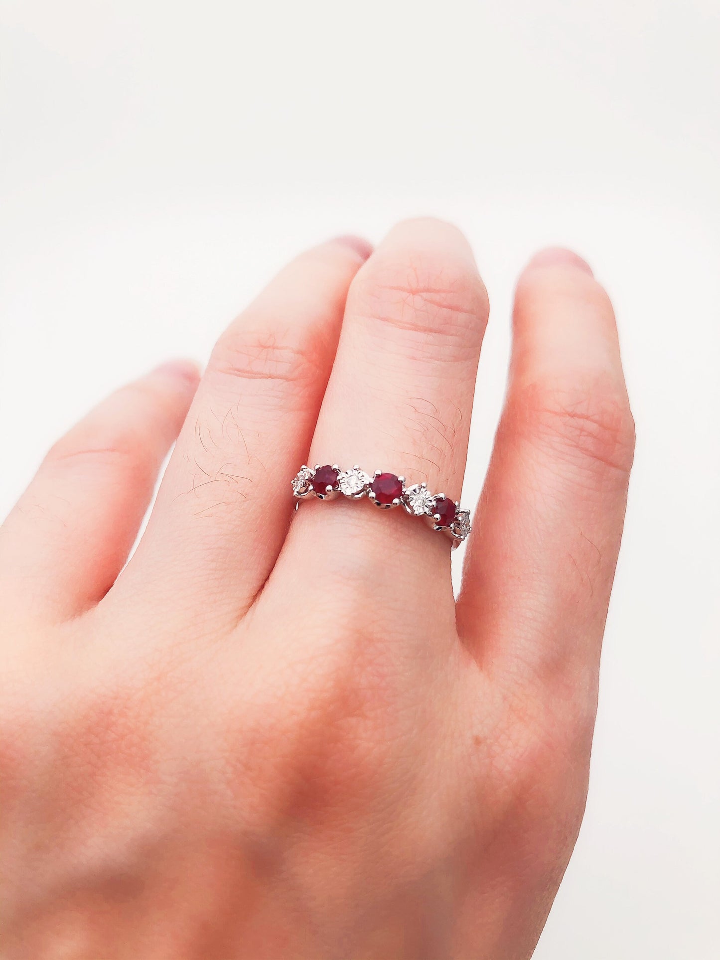 18k White Gold Ruby Diamond Ring