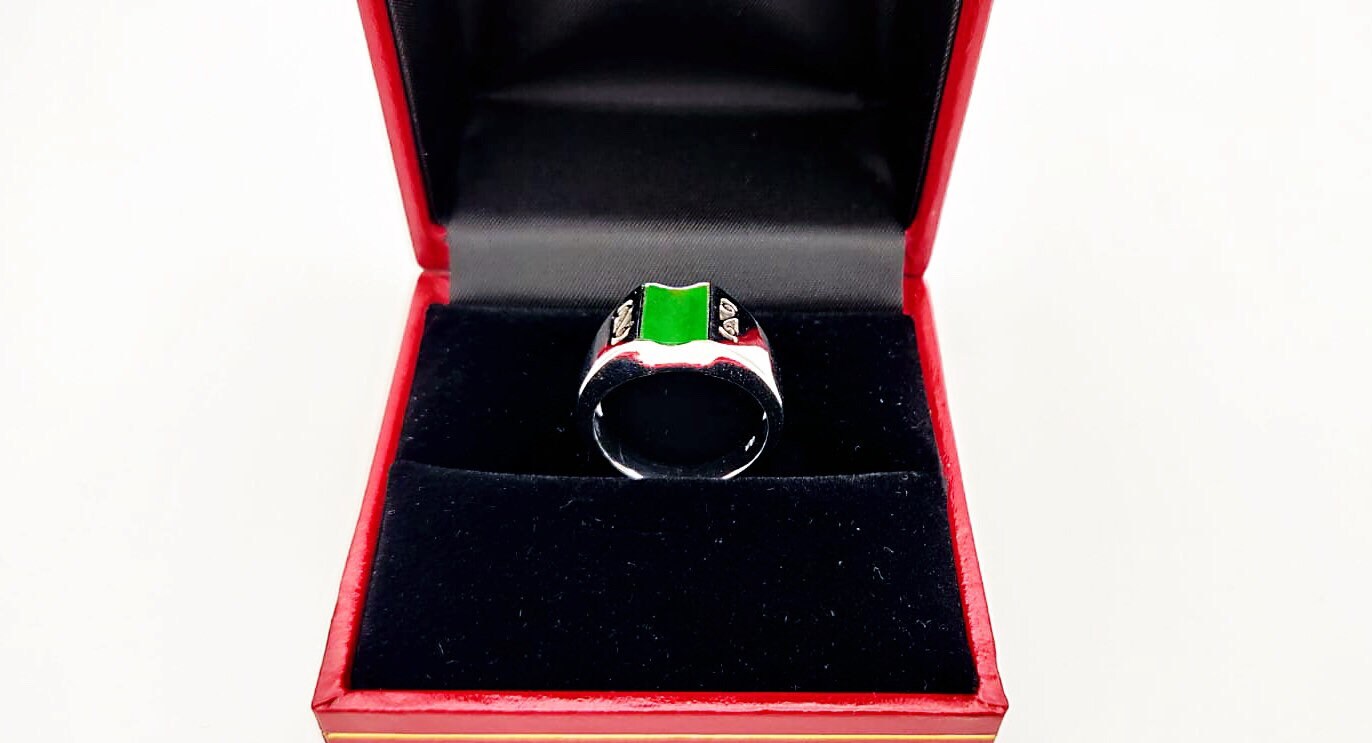 Green Jadeite Ring - Minimalist White Gold and Classic Design