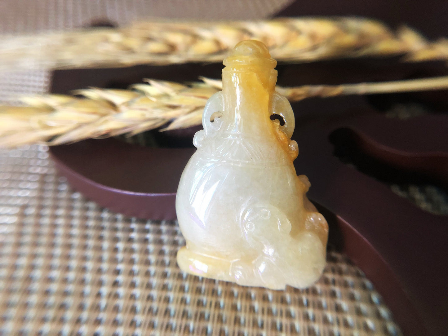 Honey Yellow Jadeite Jade Vase Pendant - Antique Ruyi Design