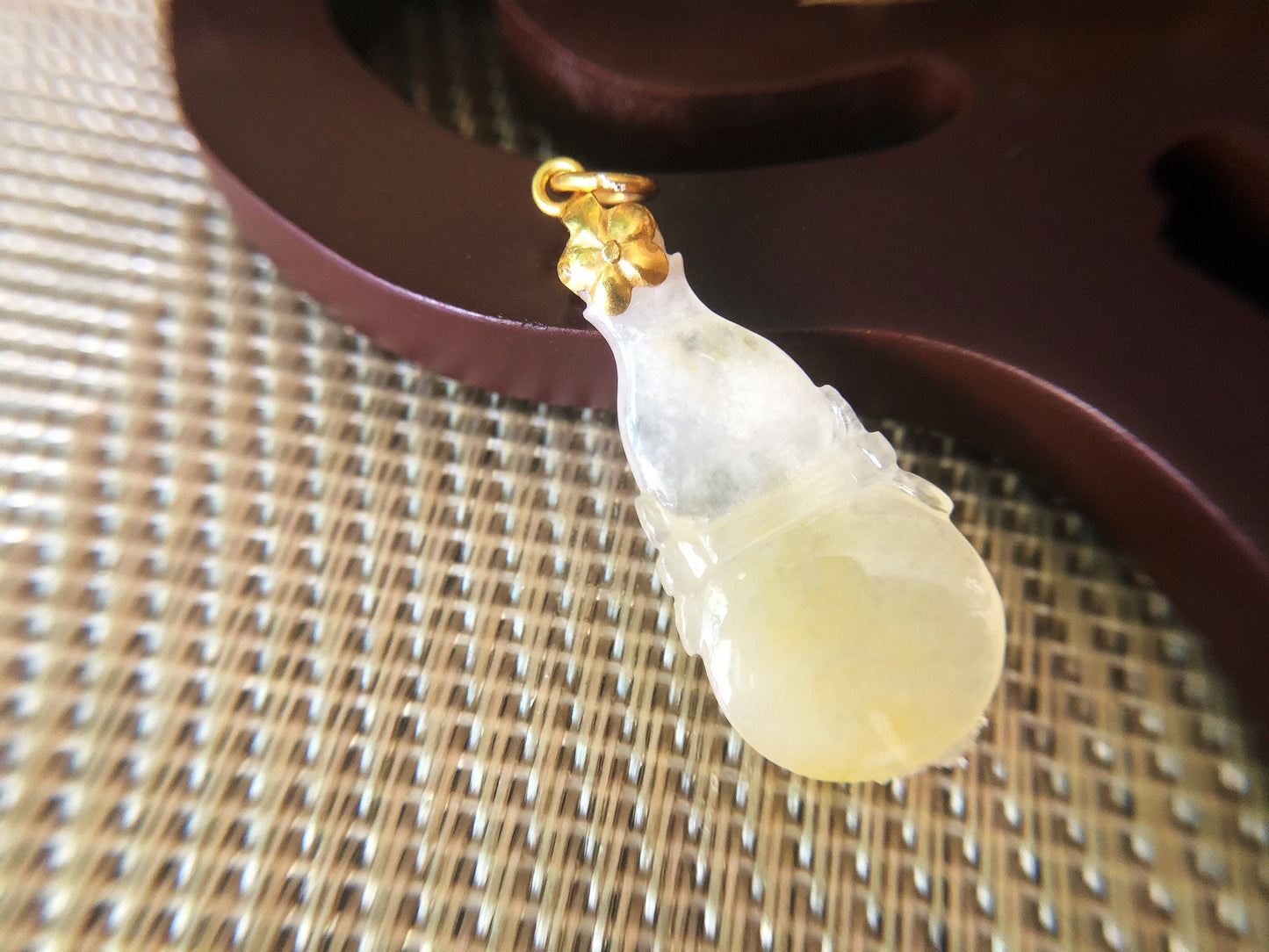 Icy Honey Jadeite Calabash Pendant in 18K Gold