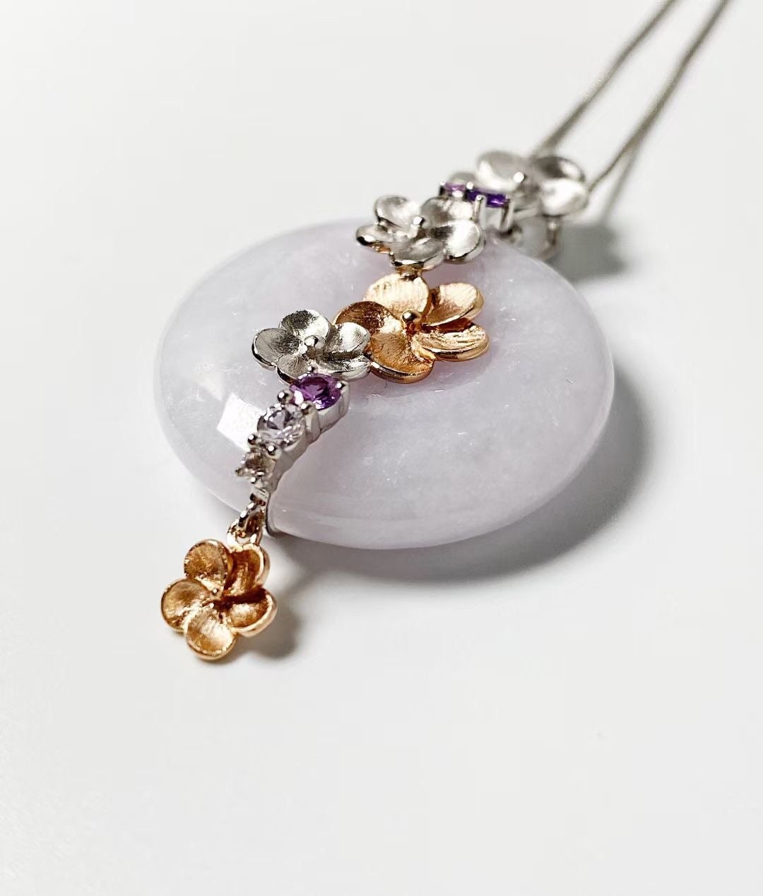 Lavender Jadeite Donut Pendant in 14K Bicolor Gold - Floral Design