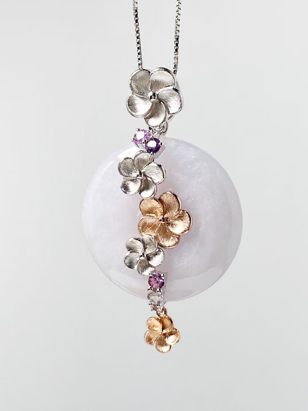 Lavender Jadeite Donut Pendant in 14K Bicolor Gold - Floral Design