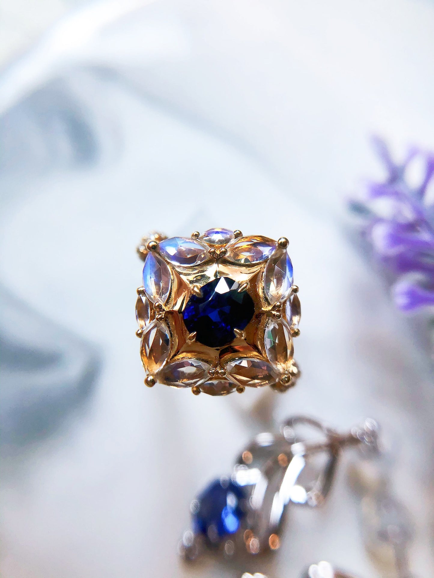 18k Gold Ring with Natural Sapphire and Moonstones