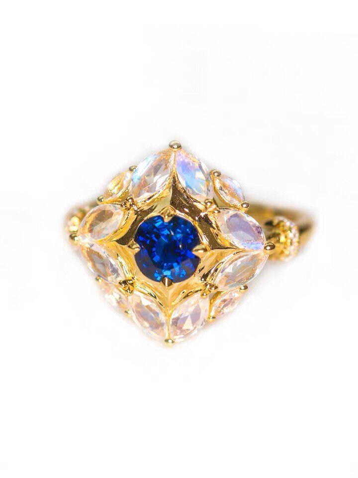 18k Gold Ring with Natural Sapphire and Moonstones