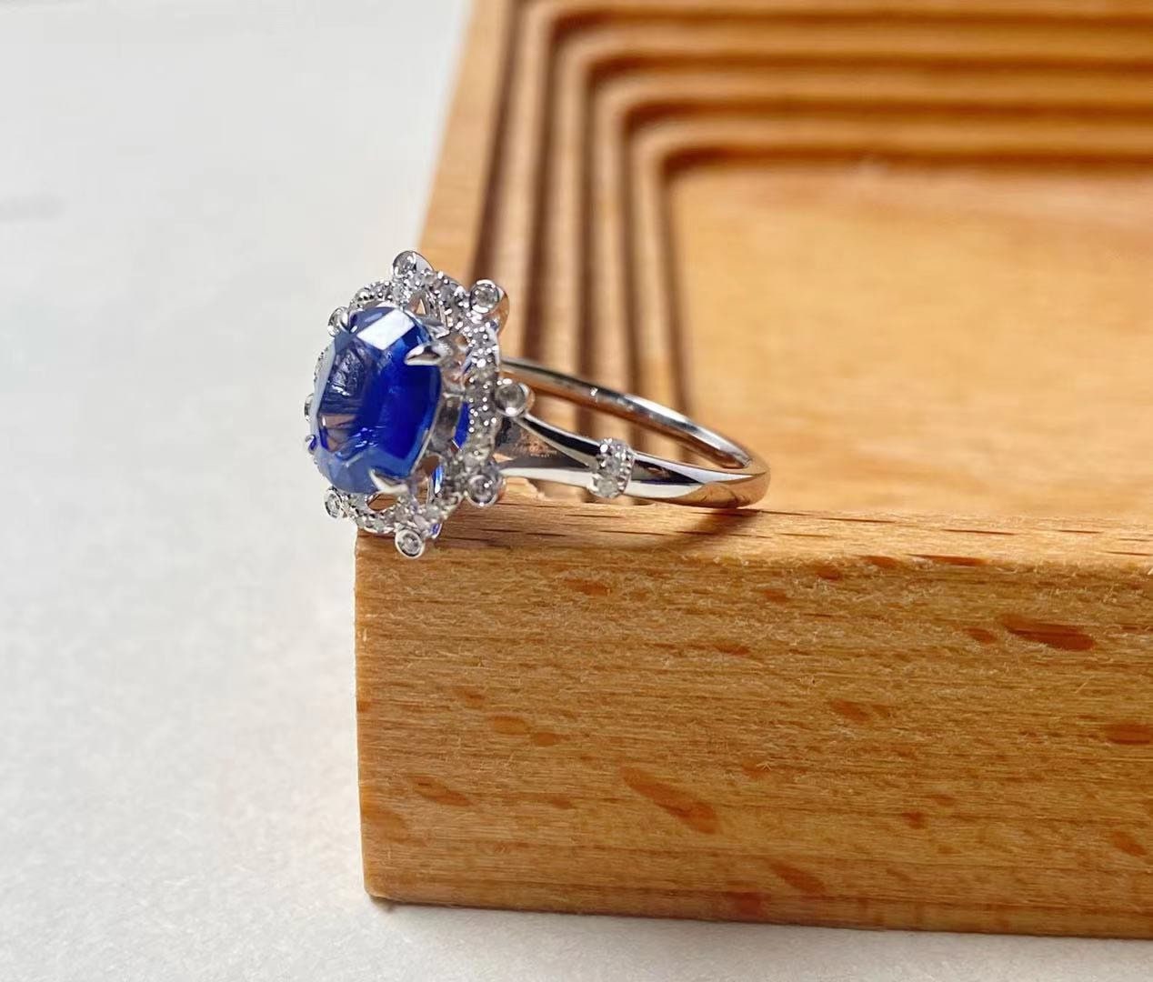 Certified Natural Sri Lanka Blue Sapphire Diamond 18k White Gold Ring