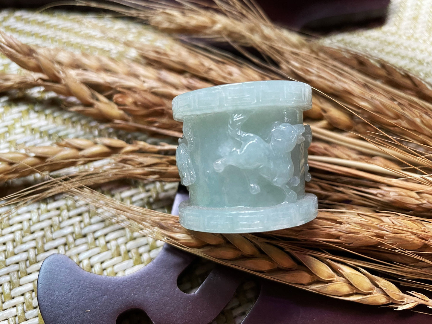 Jadeite Thumb Ring Statue - Chinese Zodiac Dog Symbolism