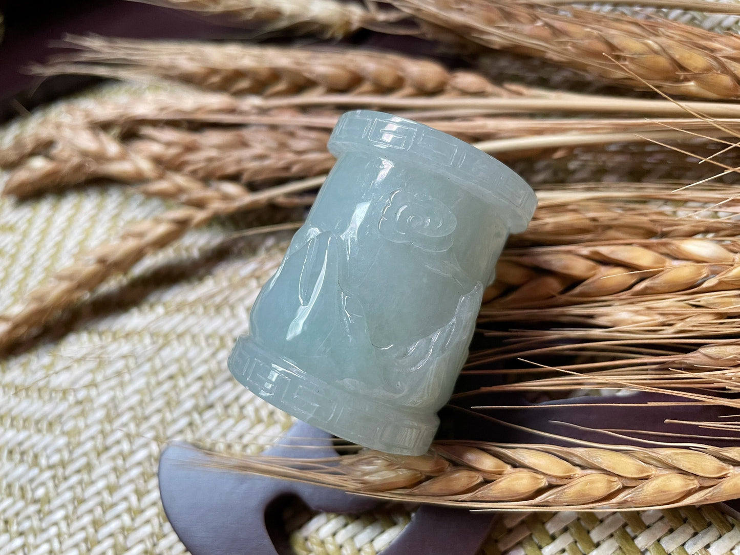 Natural Waxy Icy Jadeite Tiger Thumb Ring