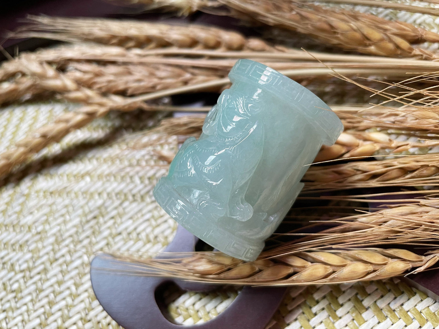 Natural Waxy Icy Jadeite Tiger Thumb Ring