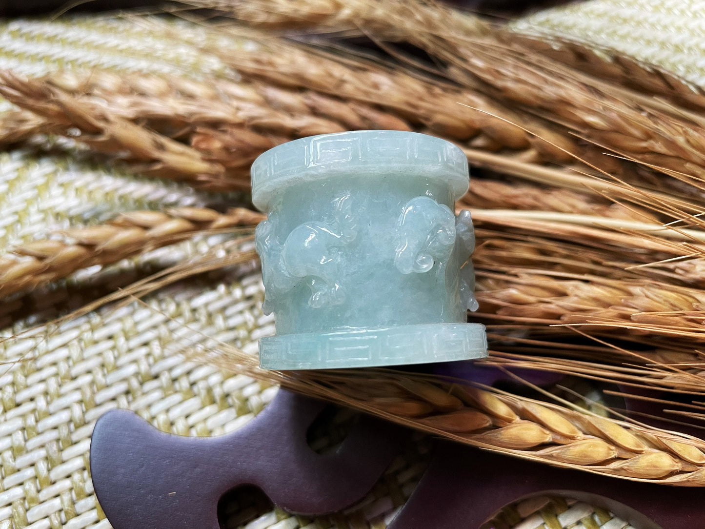 Jadeite Thumb Ring Statue - Chinese Zodiac Dog Symbolism