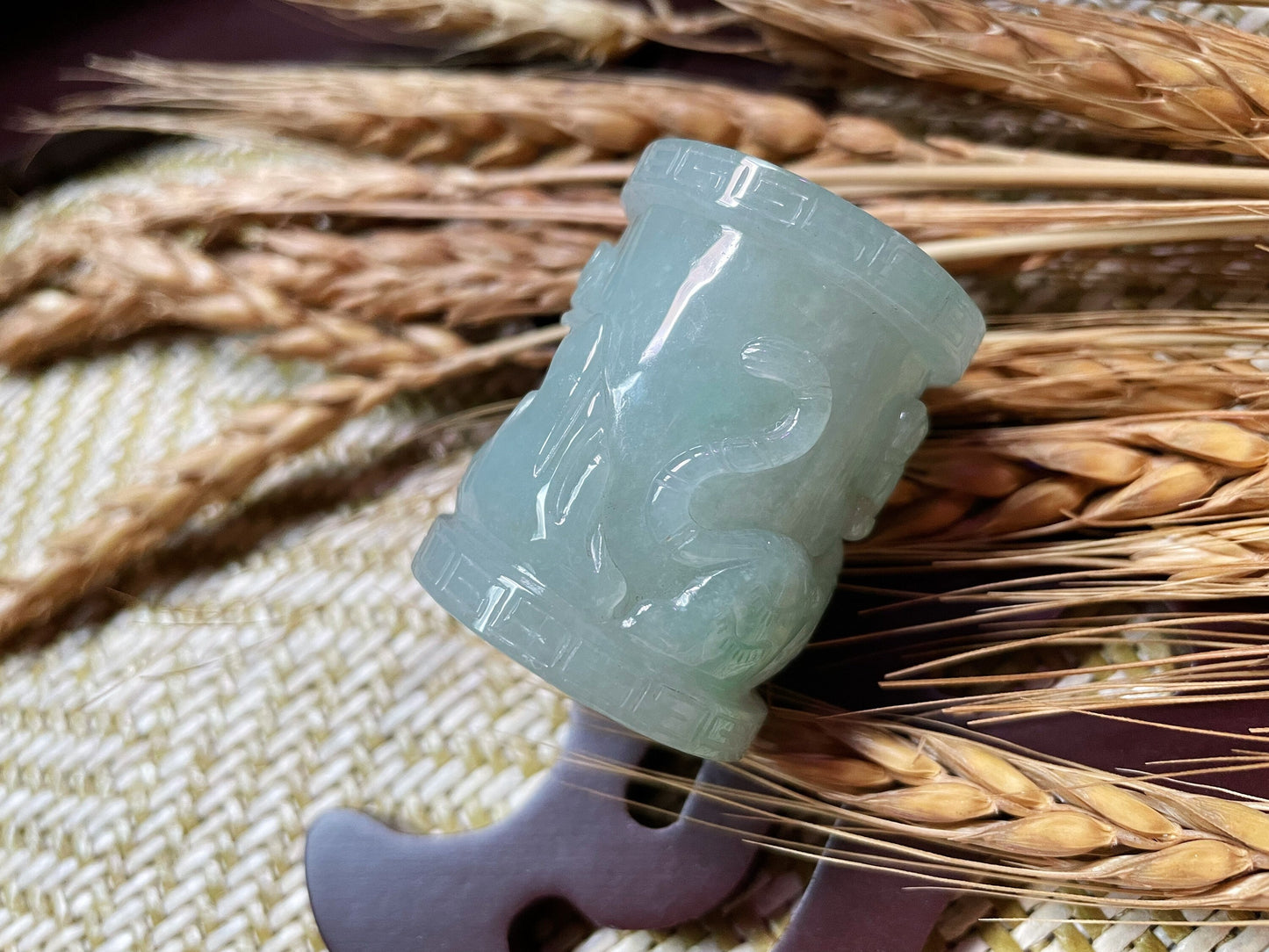 Natural Waxy Icy Jadeite Tiger Thumb Ring