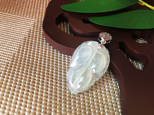 Pendentif feuille de jadéite glacée