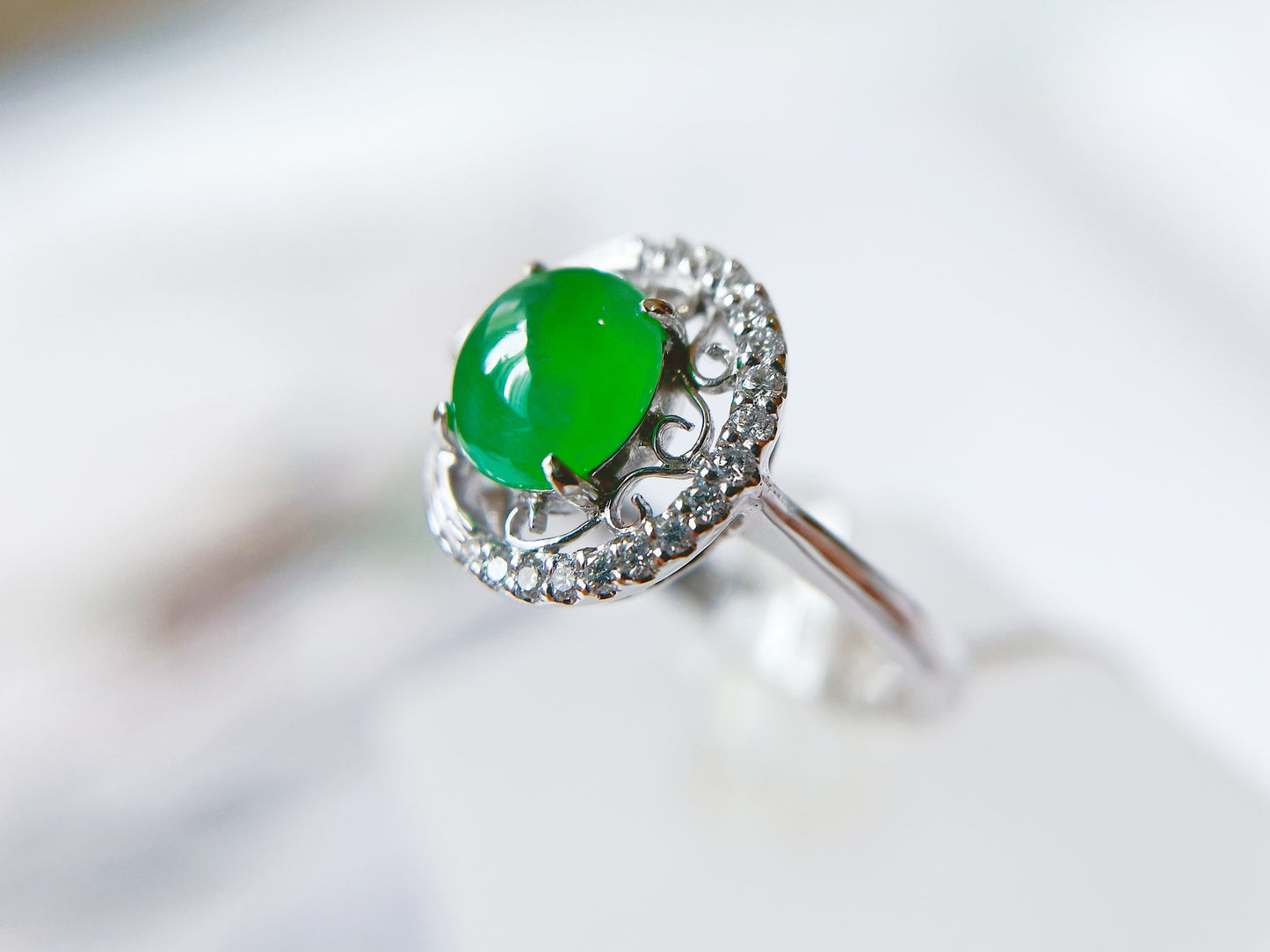 Imperial Green Jadeite Jade Cabochon Diamond 18K White Gold Ring