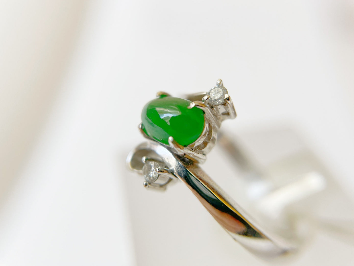 Imperial Green Jadeite Jade Ring Set in 18K White Gold with Diamond