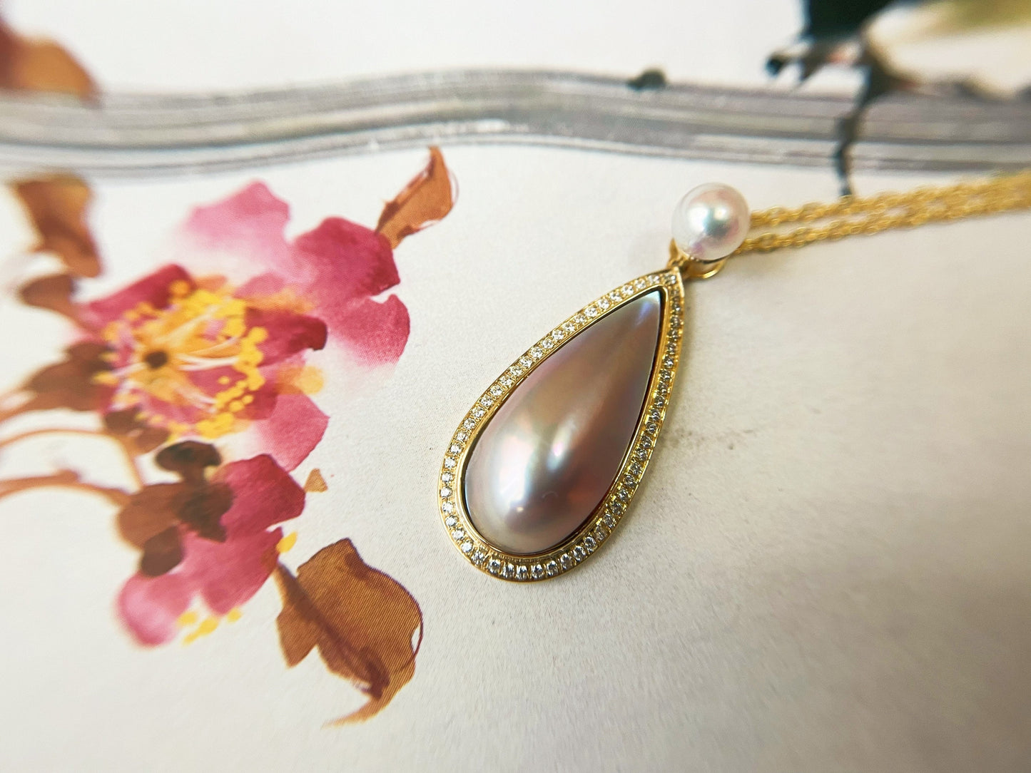 18K Gold Diamond Amami Mabe Pearl Pendant
