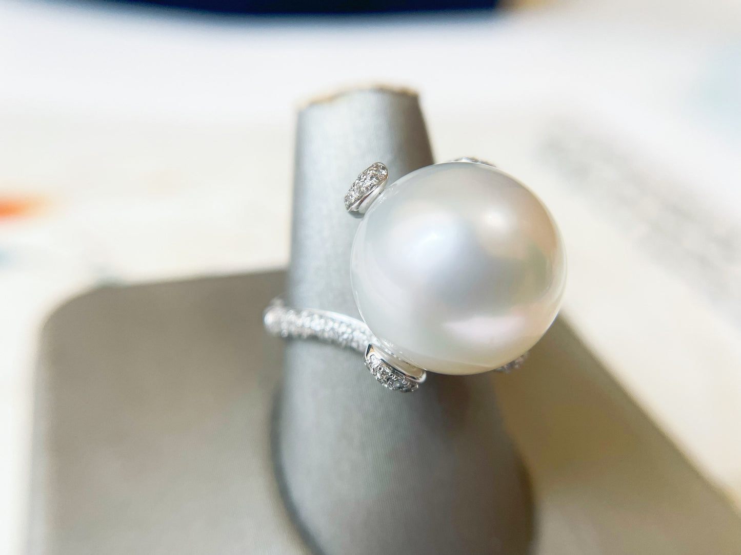 18K White Gold South Sea Pearl Diamond Ring