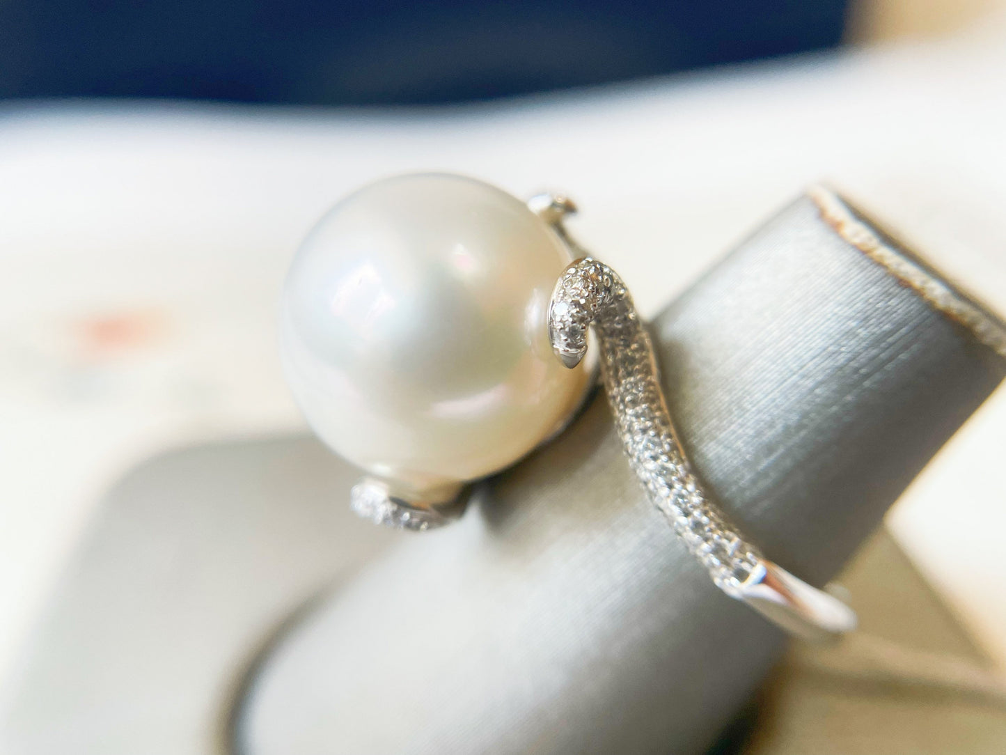 18K White Gold South Sea Pearl Diamond Ring