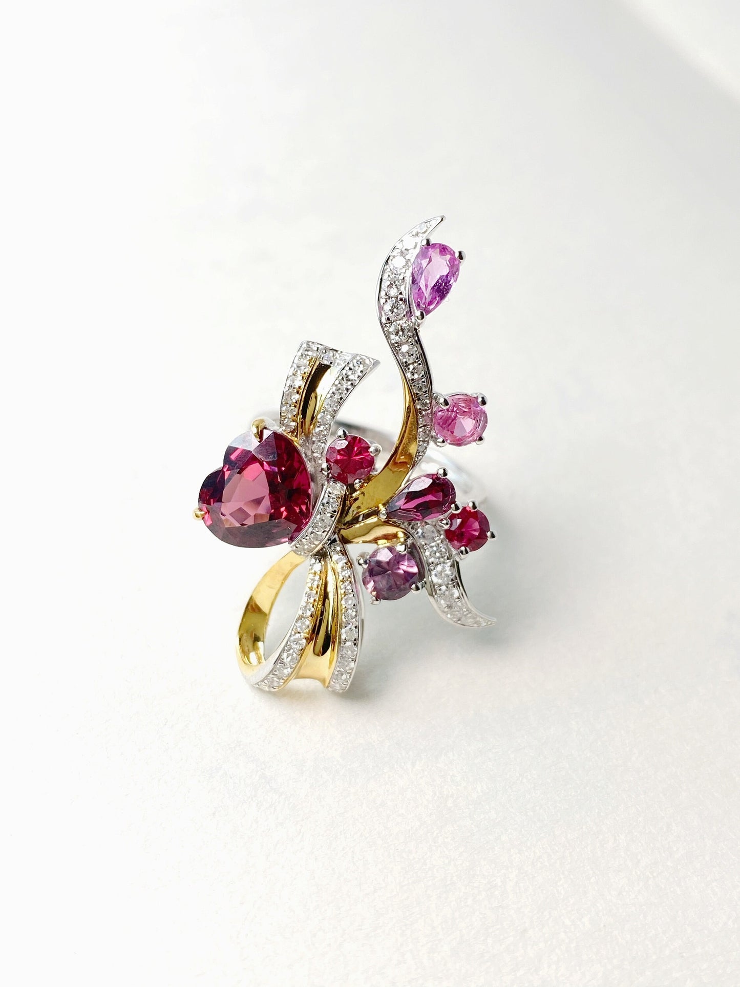 18K Gold Spinel Ring and Pendant Set with Diamonds