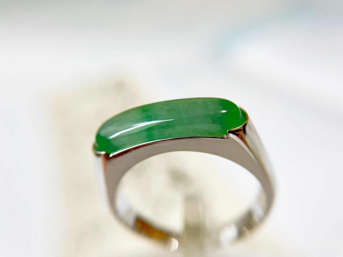 Natural Vivid Green Icy Saddle Jade Jadeite 18K White Gold Ring