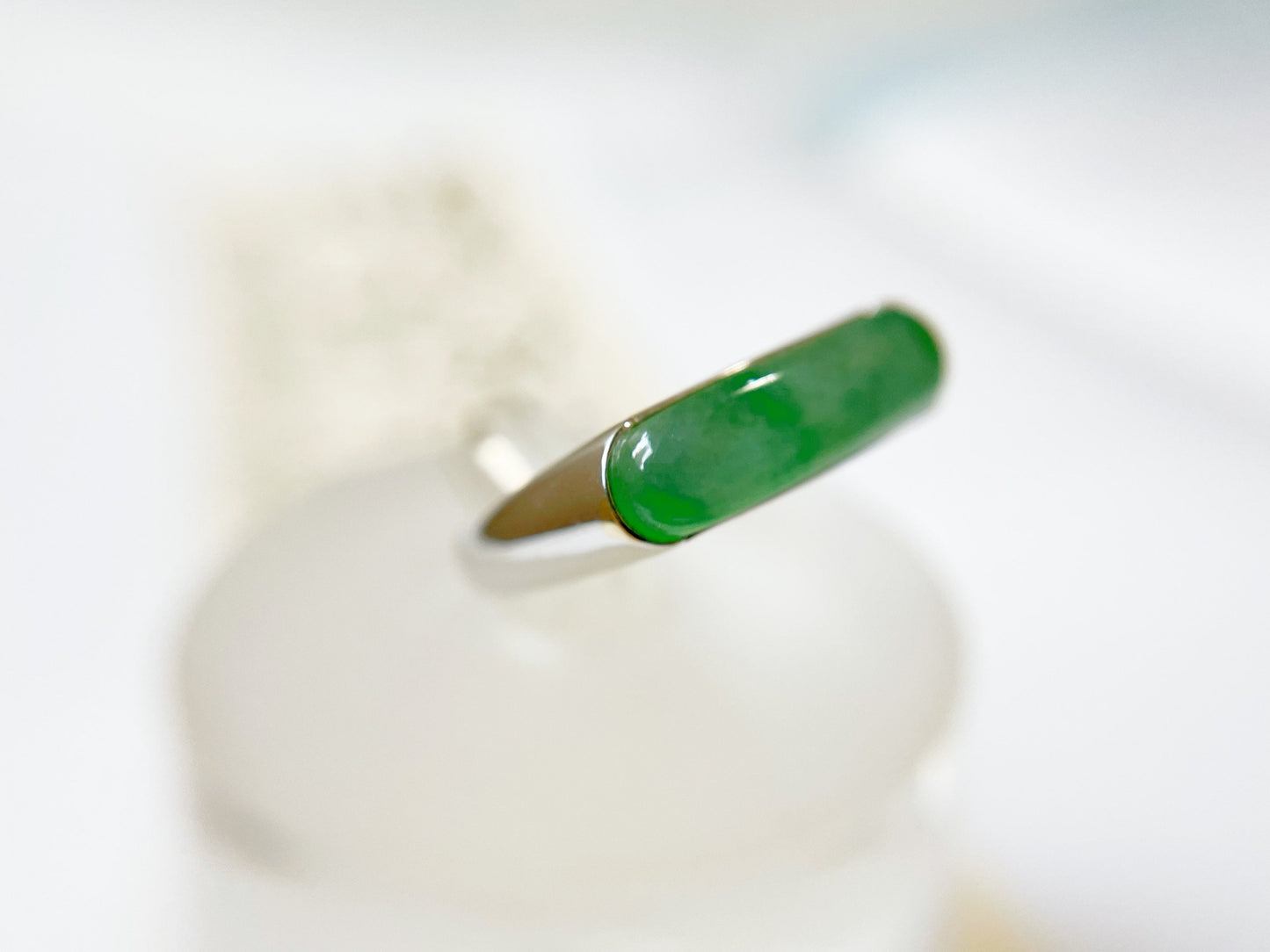 Natural Vivid Green Icy Saddle Jade Jadeite 18K White Gold Ring