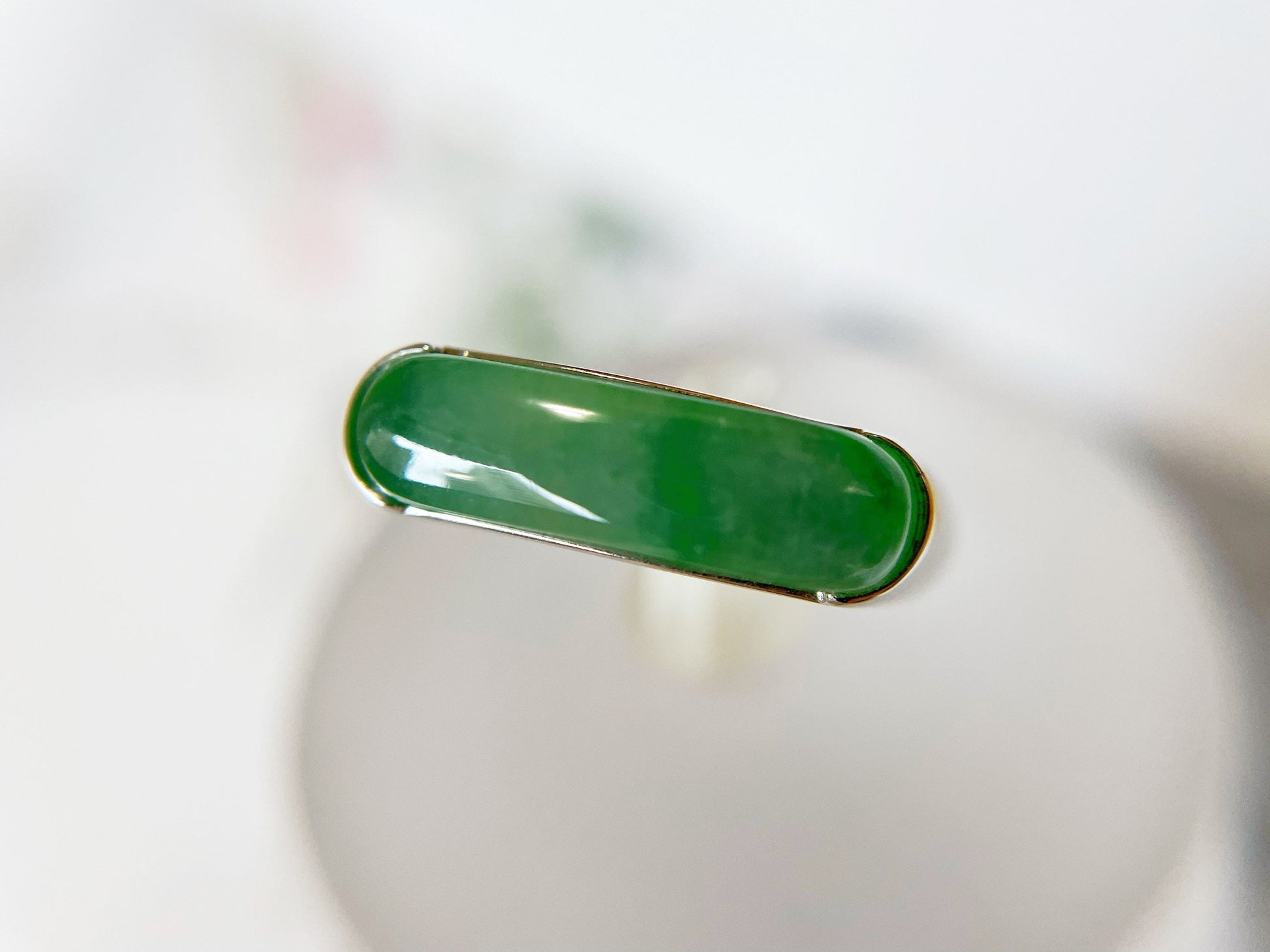 Natural Vivid Green Icy Saddle Jade Jadeite 18K White Gold Ring