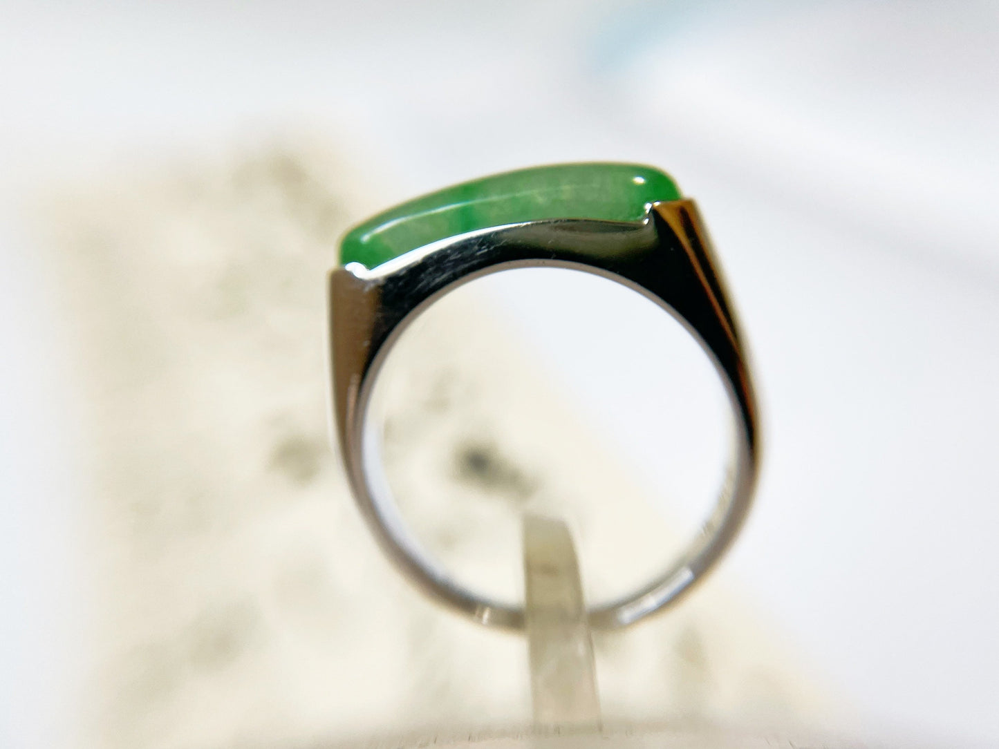 Natural Vivid Green Icy Saddle Jade Jadeite 18K White Gold Ring