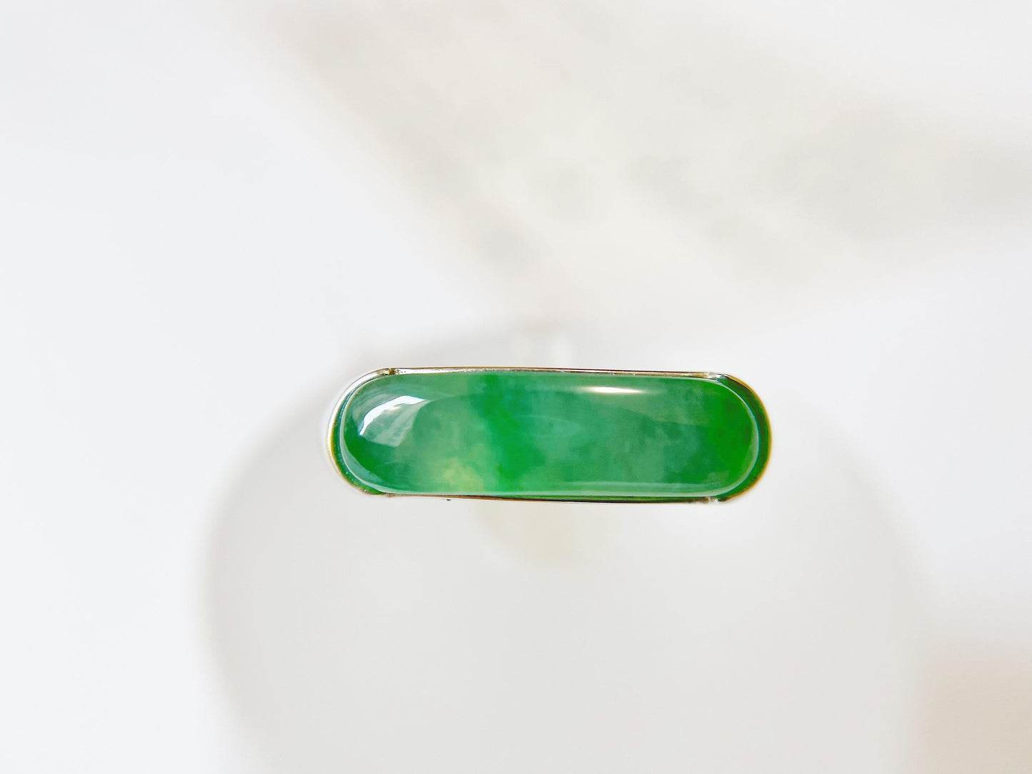 Natural Vivid Green Icy Saddle Jade Jadeite 18K White Gold Ring