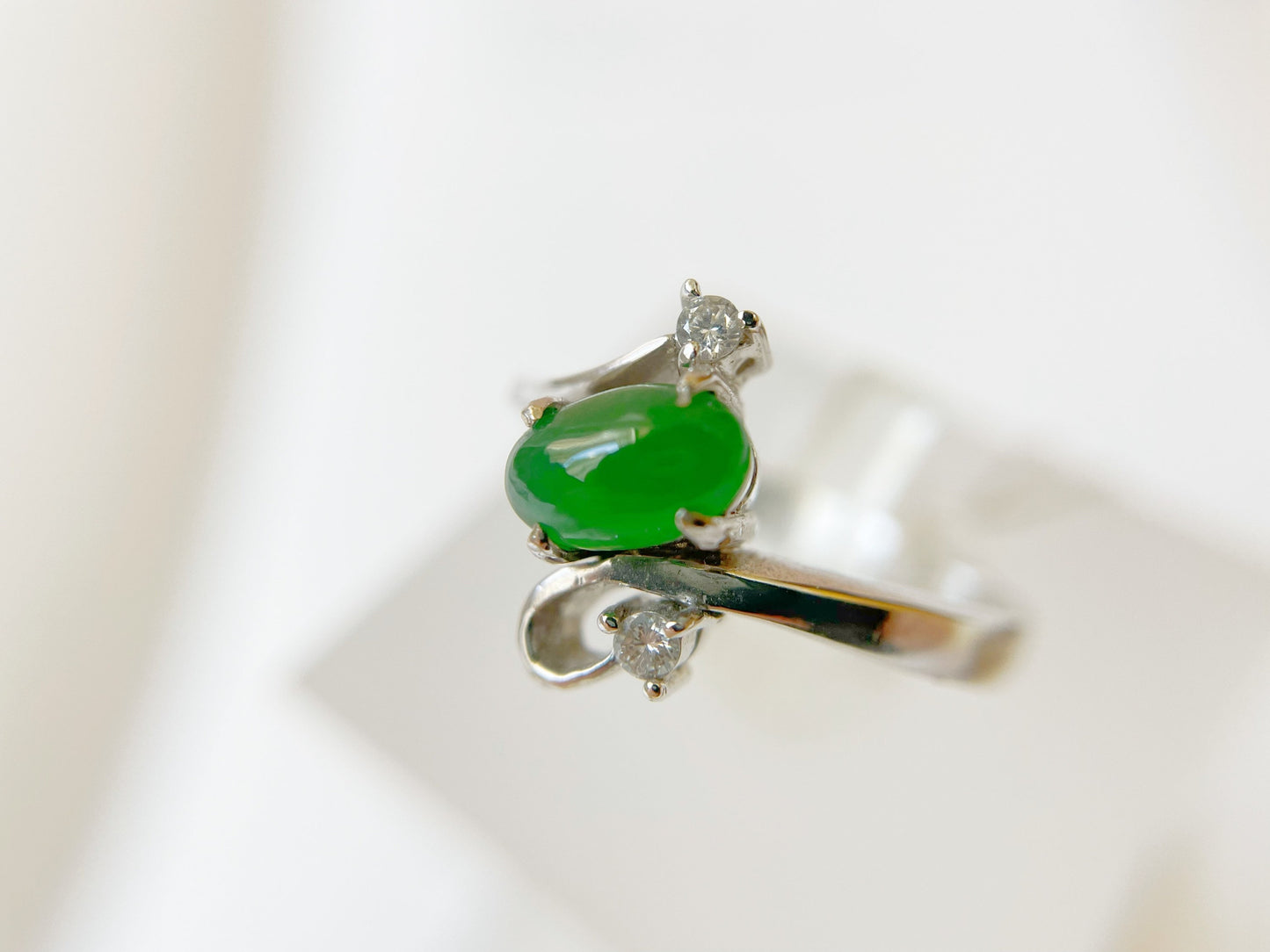 Imperial Green Jadeite Jade Ring Set in 18K White Gold with Diamond