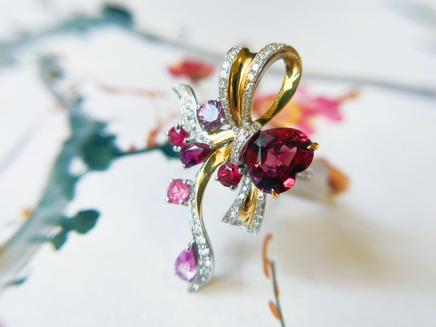 18K Gold Spinel Ring and Pendant Set with Diamonds