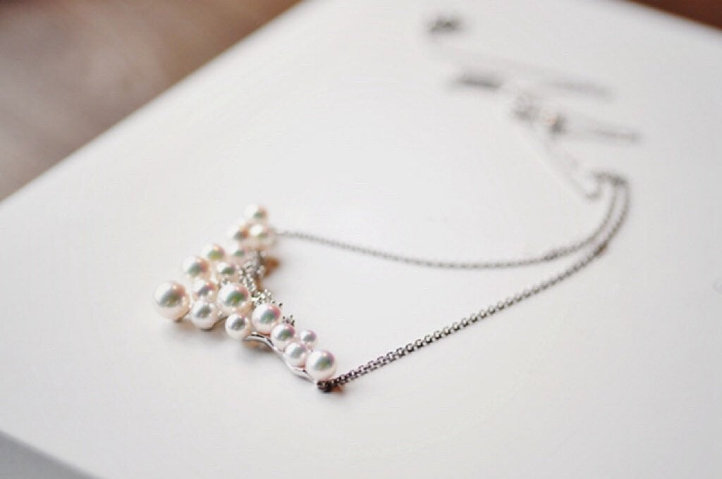 Japanese Akoya Pearl Necklace - 18K Gold Diamond Mirror Lustre