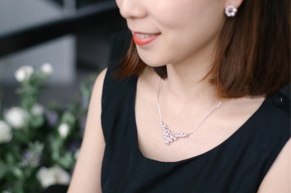 Japanese Akoya Pearl Necklace - 18K Gold Diamond Mirror Lustre