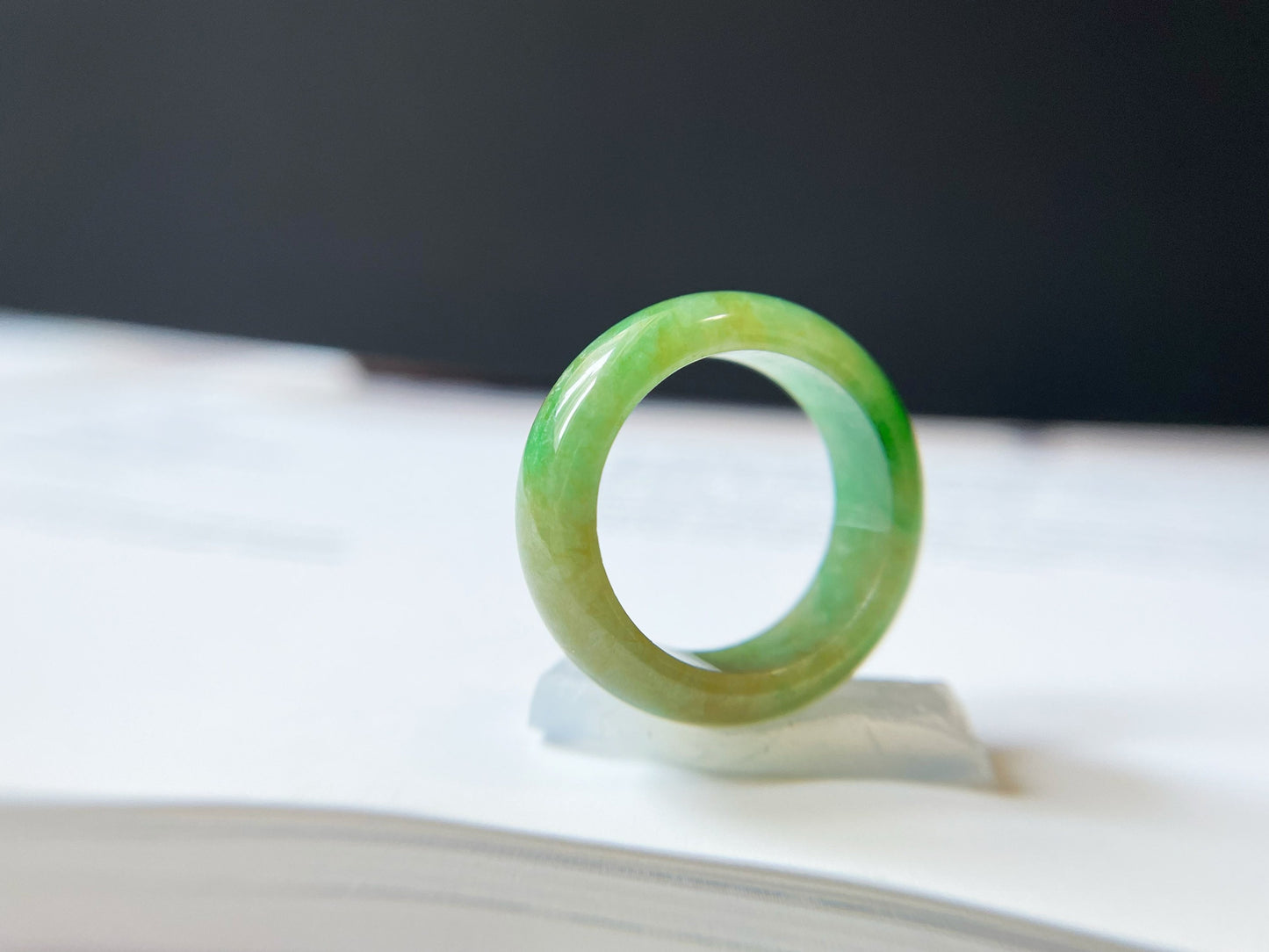 Minimalist Bi-color Vivid Green Jadeite Jade Ring Band - 18.1mm