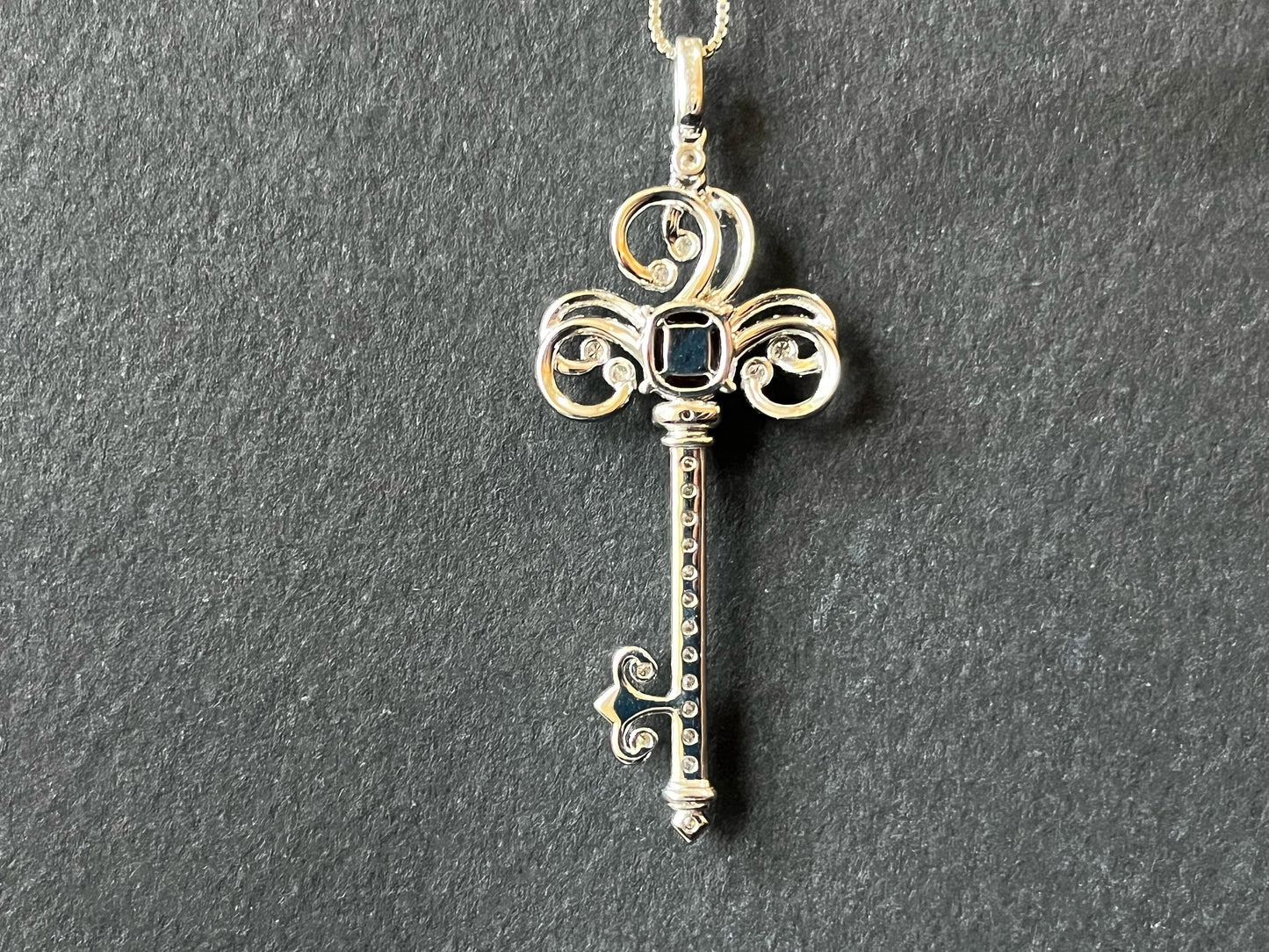 18K White Gold Certified Padparadscha Sapphire Diamond Key Pendant